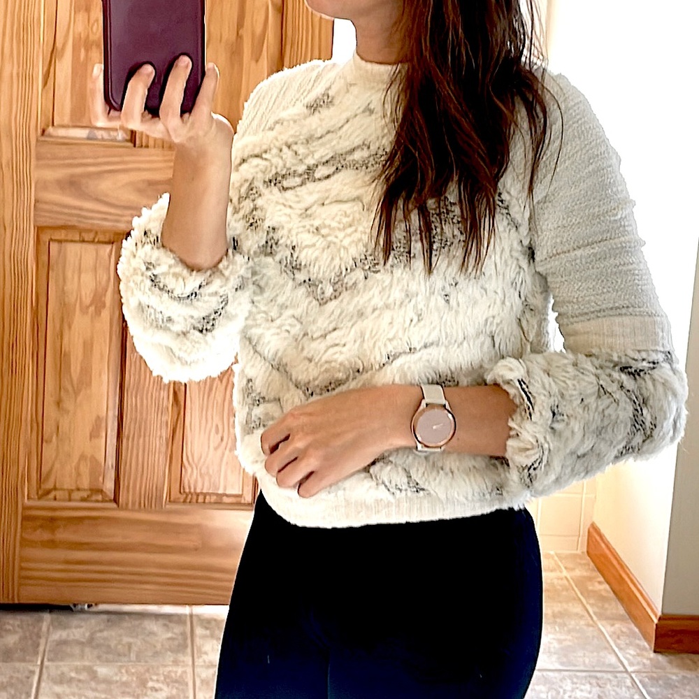 Amadi XS faux fur sweater ivory